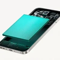 We Might See an Android Flagship Smartphone With 8,000mAh Battery In 2025